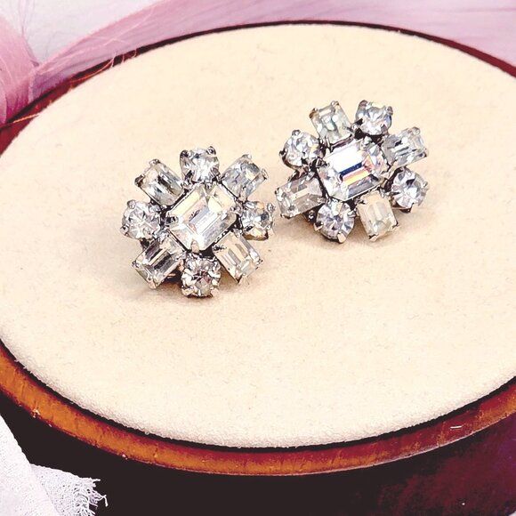 Vintage 1940s Hollywood  Glam Rhinestone Clip On Earrings Patent 1967965 - Picture 11 of 11